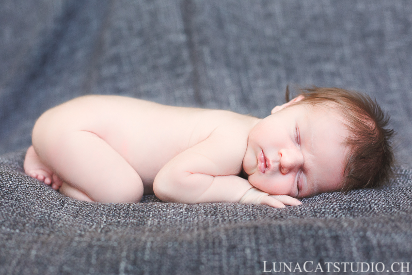 newborn photographer lausanne Elio