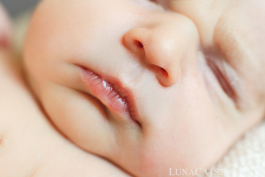 newborn photographer lausanne Elio