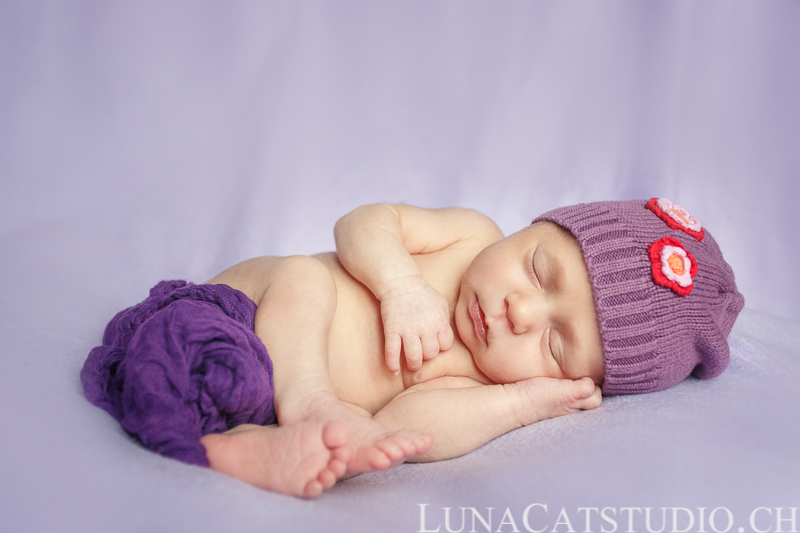 newborn photographer iris