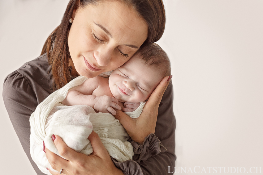 lausanne newborn photoshoot