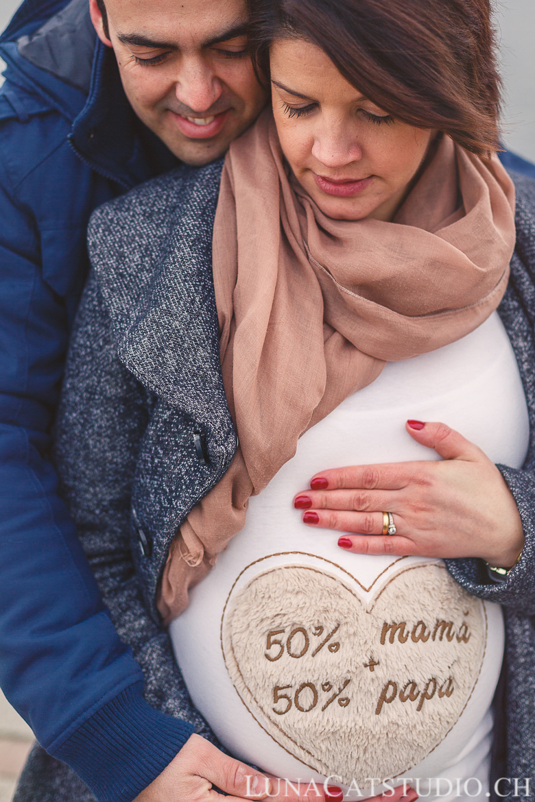 maternity photo geneva lake