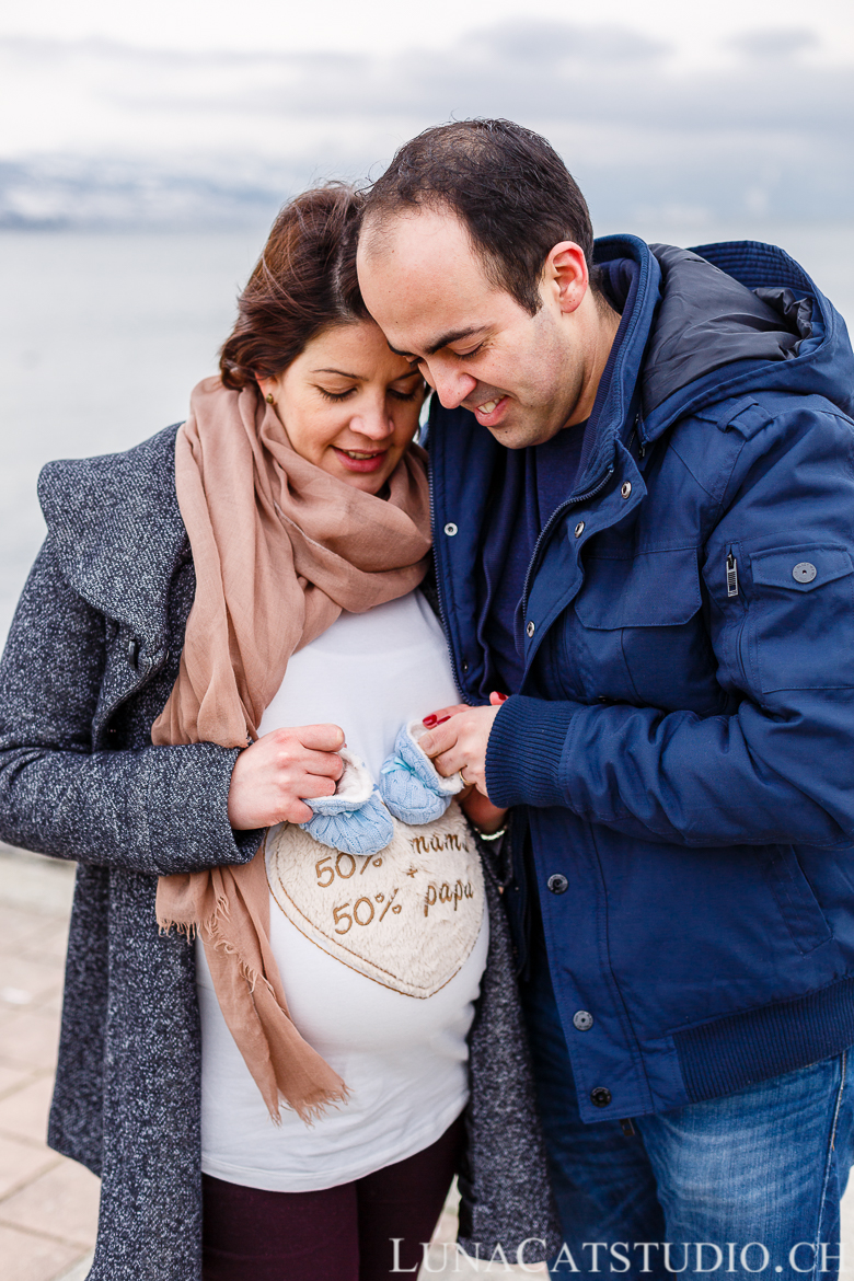 maternity photo geneva lake