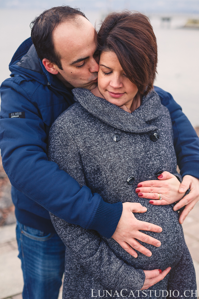 maternity photo geneva lake