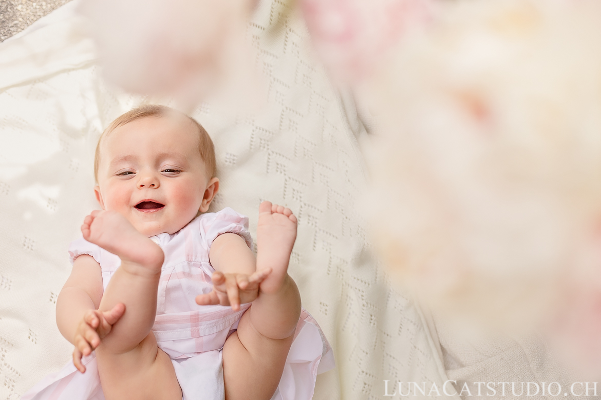 6 month baby photo flowers