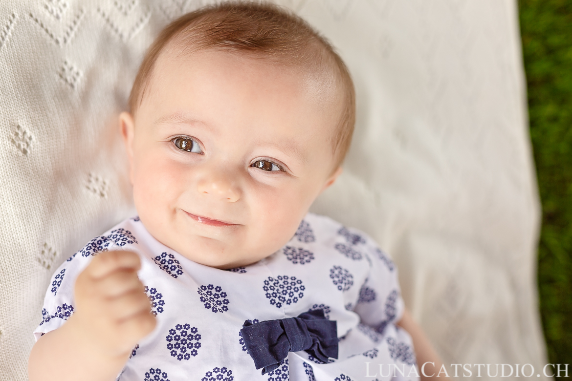 outdoor 6 month baby photo